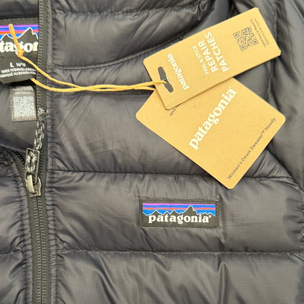 NWT Patagonia Black Women’s Down Sweater Hoody - Picture 3 of 15